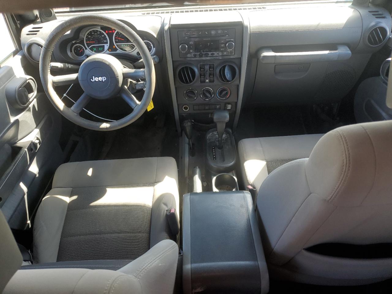 2010 Jeep Wrangler Unlimited Sport VIN: 1J4HA3H13AL223237 Lot: 82235295