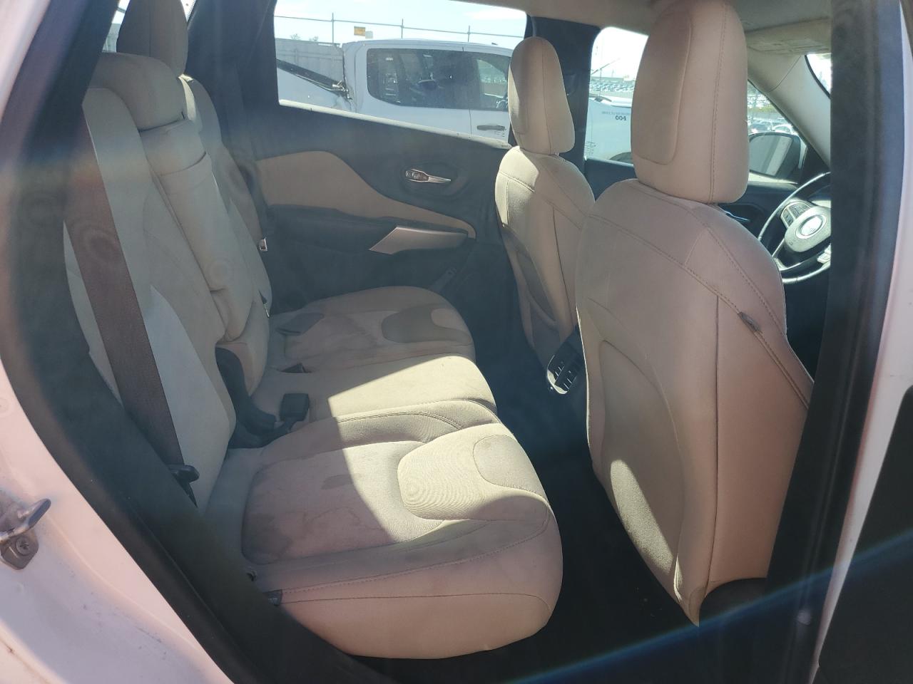 2018 Jeep Cherokee Latitude VIN: 1C4PJLCB7JD553295 Lot: 90314245