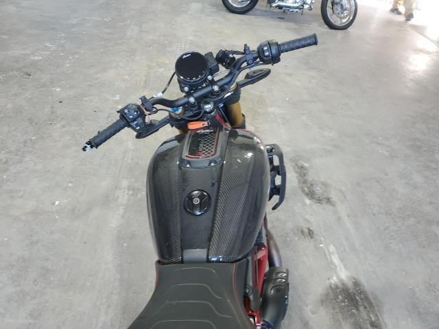 2024 INDIAN MOTORCYCLE CO. FTR R CARBON  