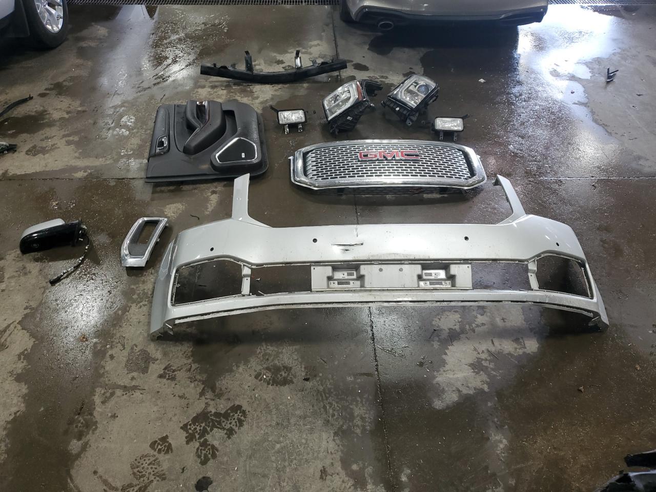 2016 GMC Yukon Xl K1500 Slt VIN: 1GKS2GKC6GR120981 Lot: 90022165