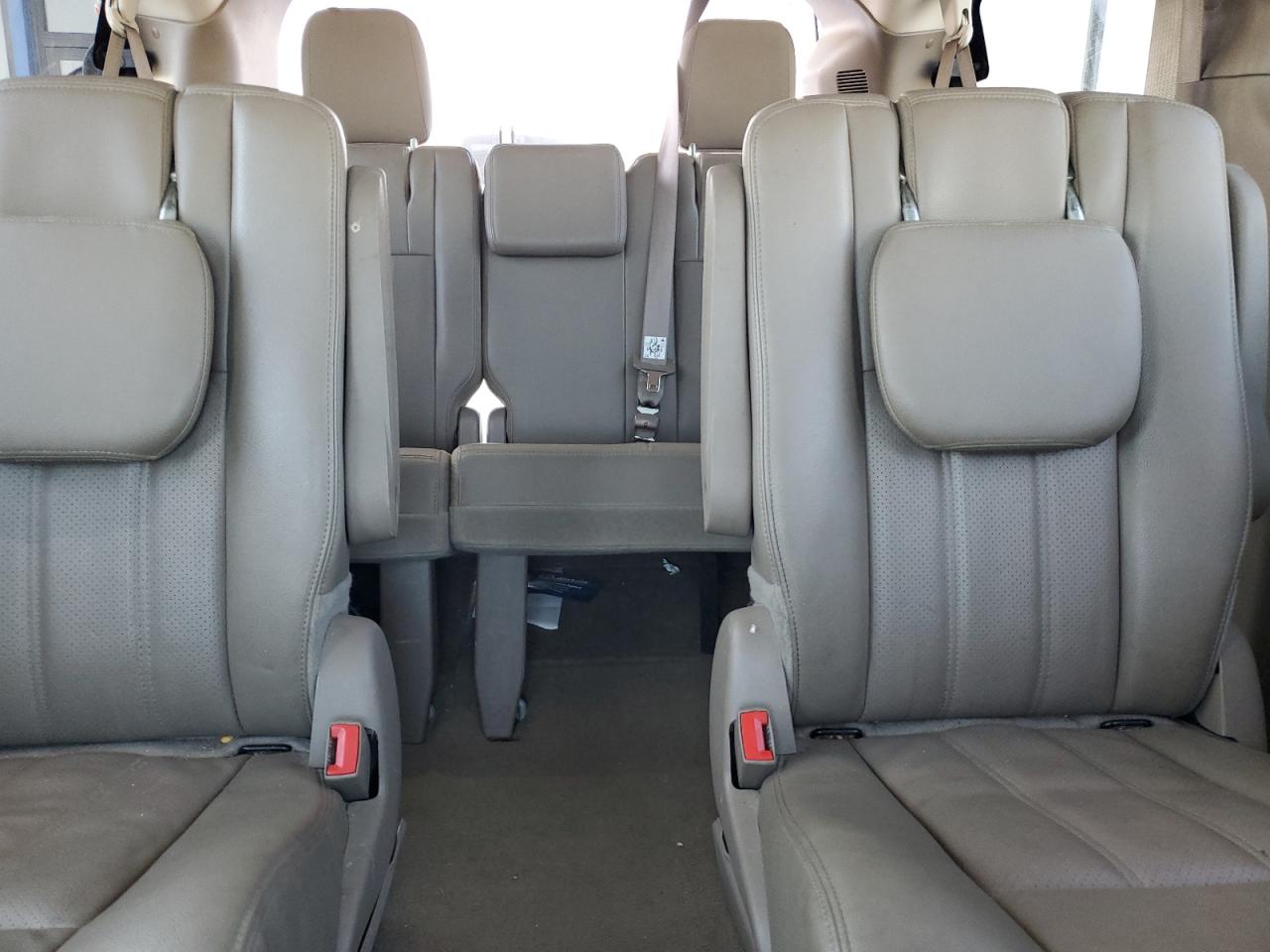 2015 Chrysler Town & Country Touring L VIN: 2C4RC1CG6FR573335 Lot: 85420535