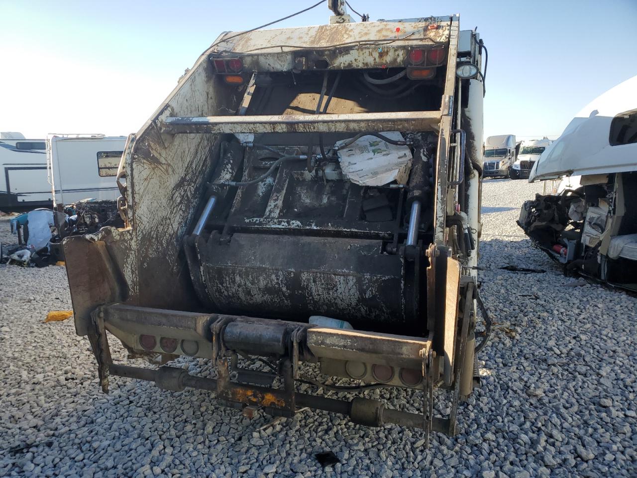 2011 International 4400 Refuse Truck VIN: 1HTMKAAN6BH291414 Lot: 85376895