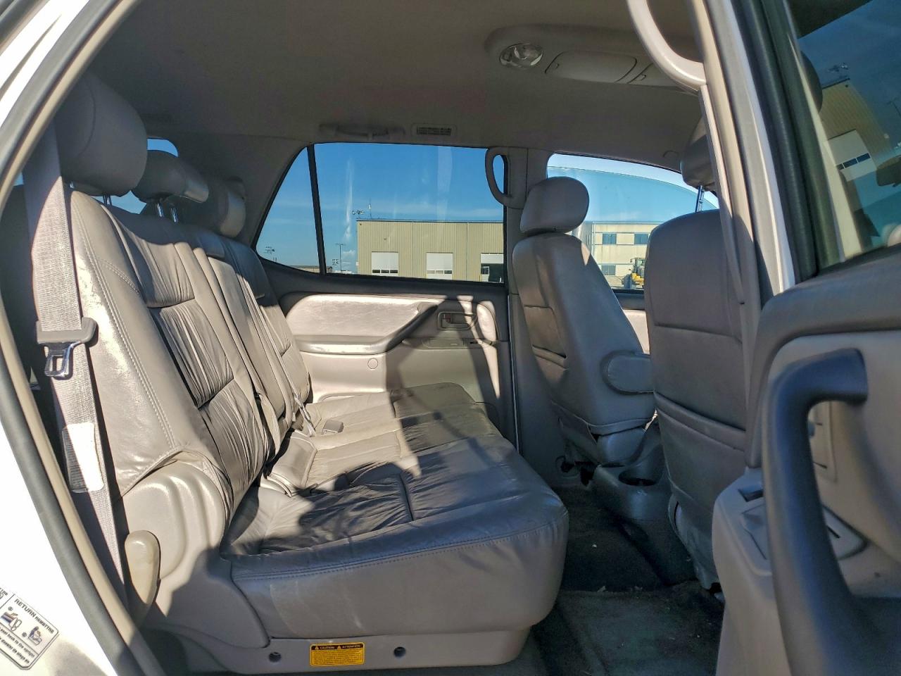 2004 Toyota Sequoia Sr5 VIN: 5TDZT34A24S227812 Lot: 89933115