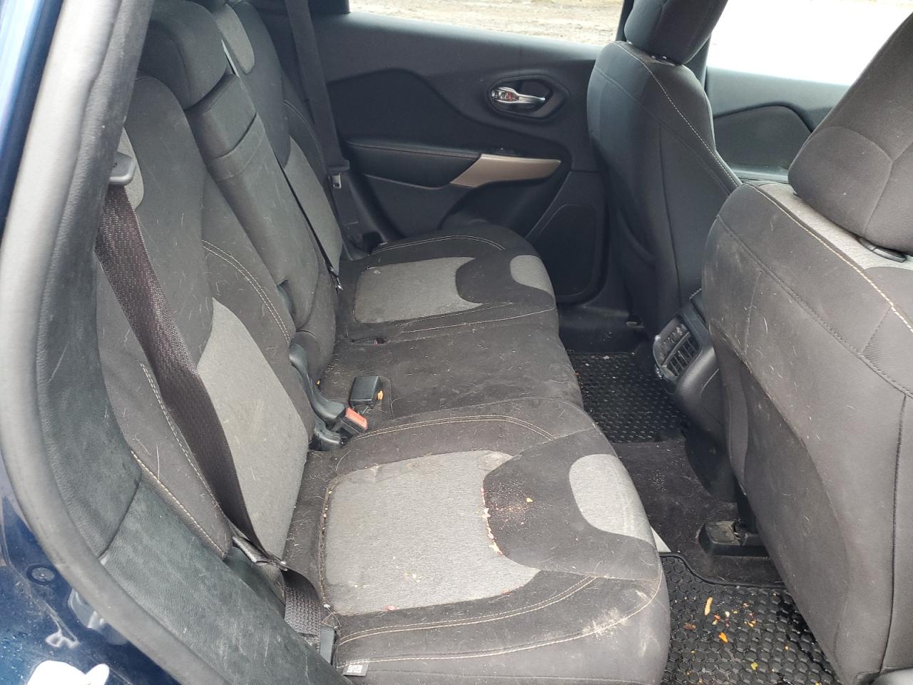 2018 Jeep Cherokee Latitude VIN: 1C4PJMCB4JD554524 Lot: 87371155