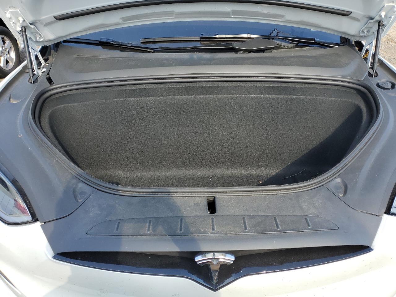 2024 Tesla Model X VIN: 7SAXCAE51RF448488 Lot: 84951455