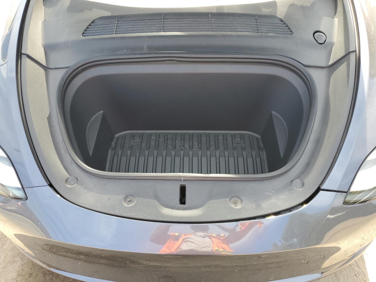 2022 Tesla Model Y VIN: 7SAYGDEE2NF312438 Lot: 84917785