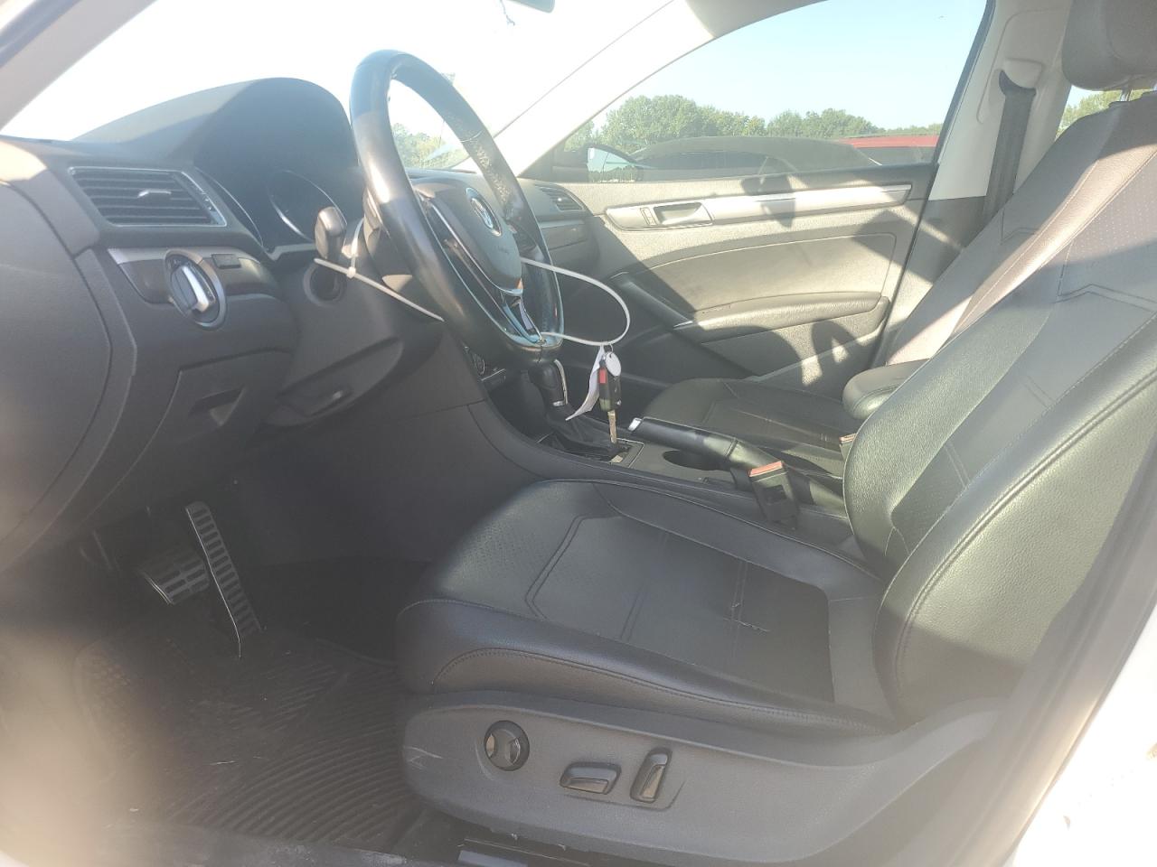 2016 Volkswagen Passat S VIN: 1VWAS7A35GC059390 Lot: 84257675