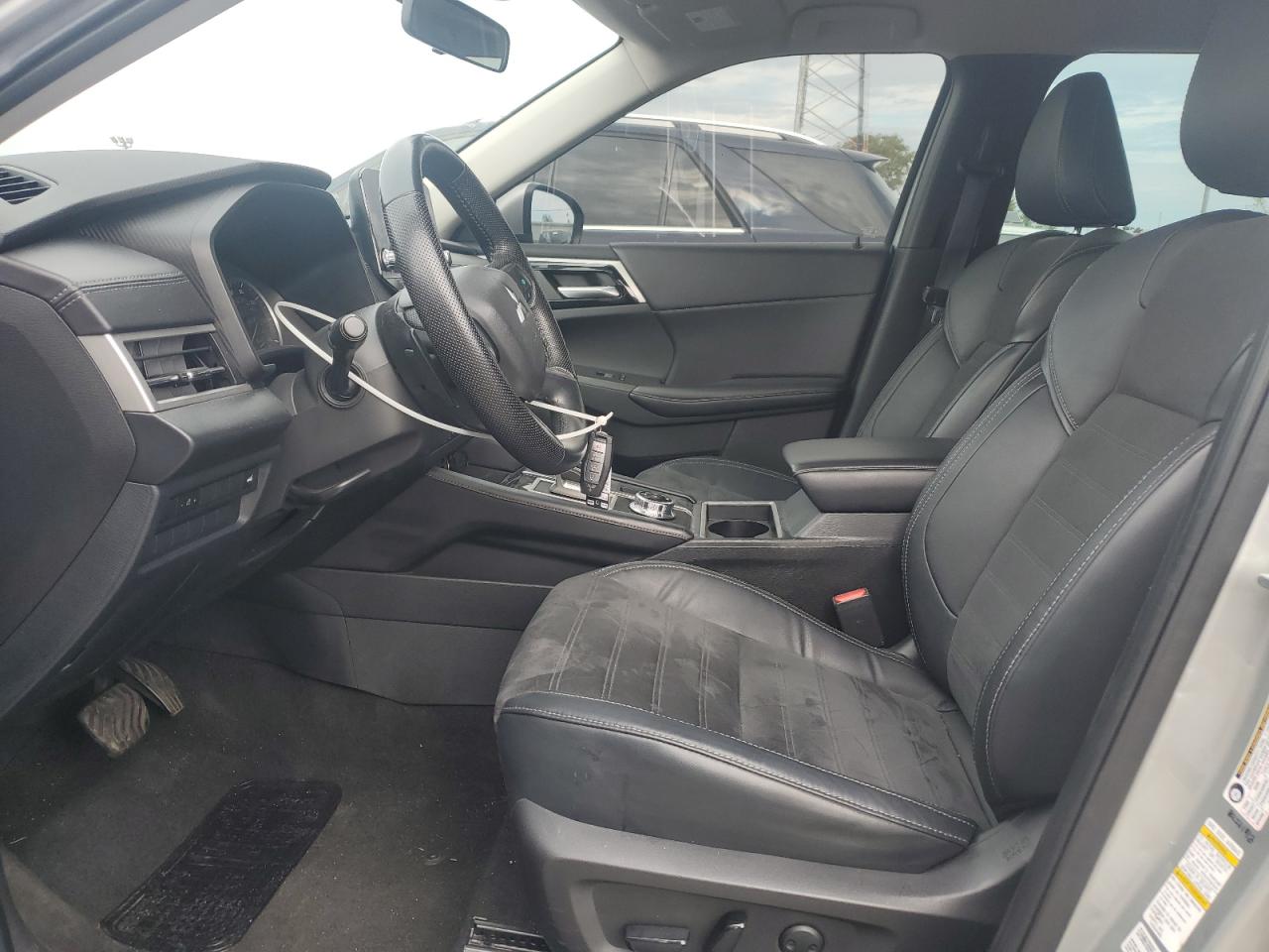 2023 Mitsubishi Outlander Se VIN: JA4J4UA86PZ053998 Lot: 86101505