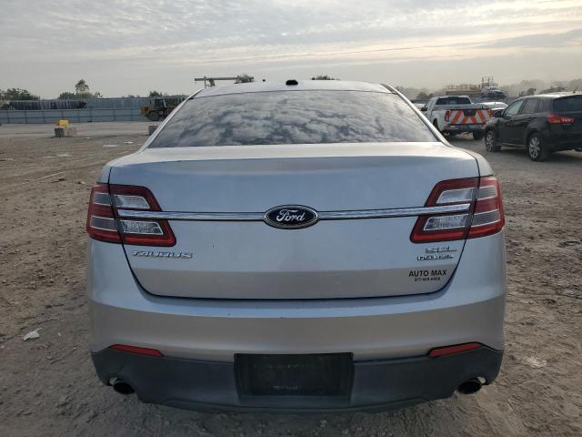 Sedans FORD TAURUS 2013 Srebrny