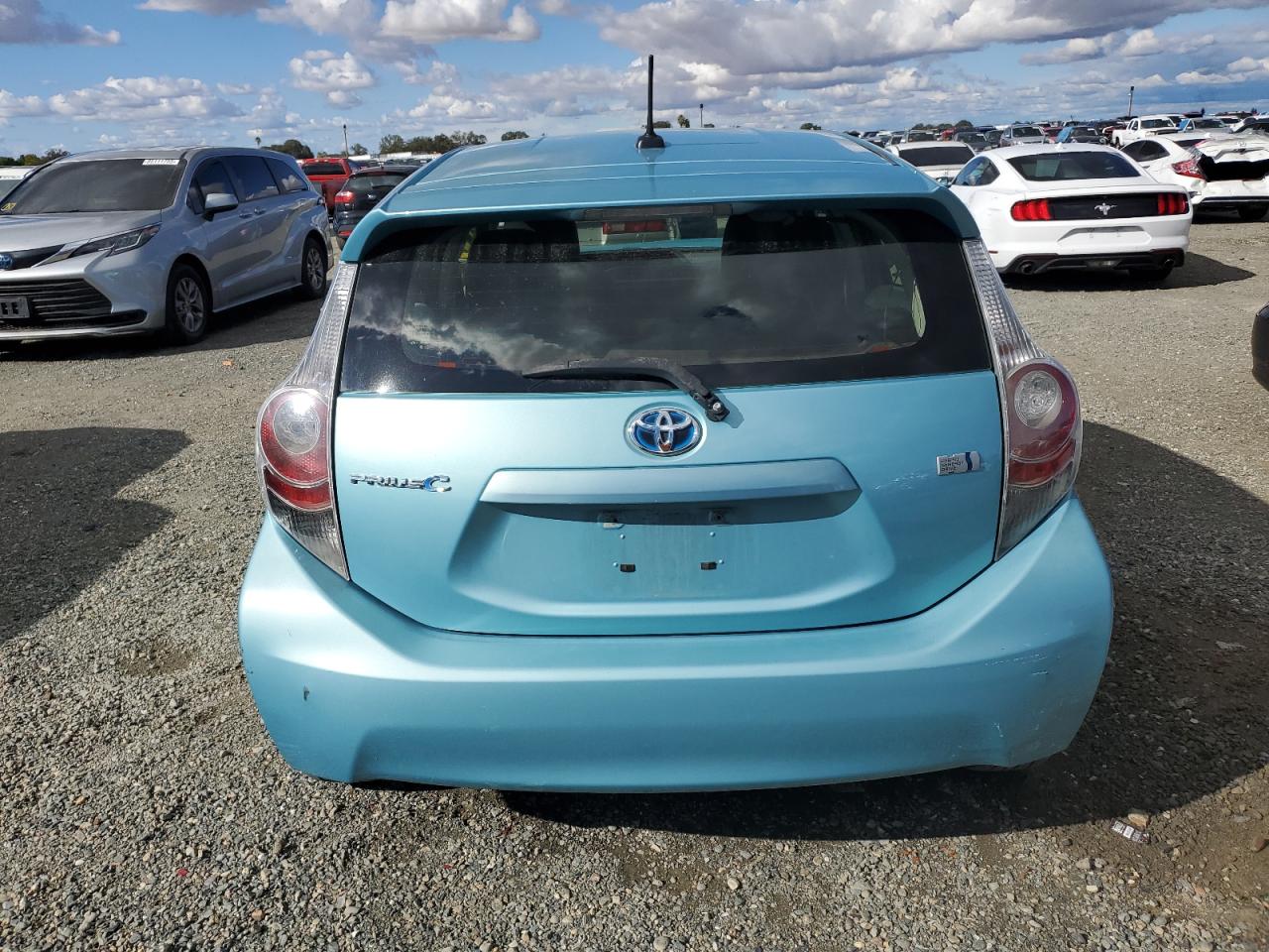2013 Toyota Prius C VIN: JTDKDTB3XD1032380 Lot: 82205565