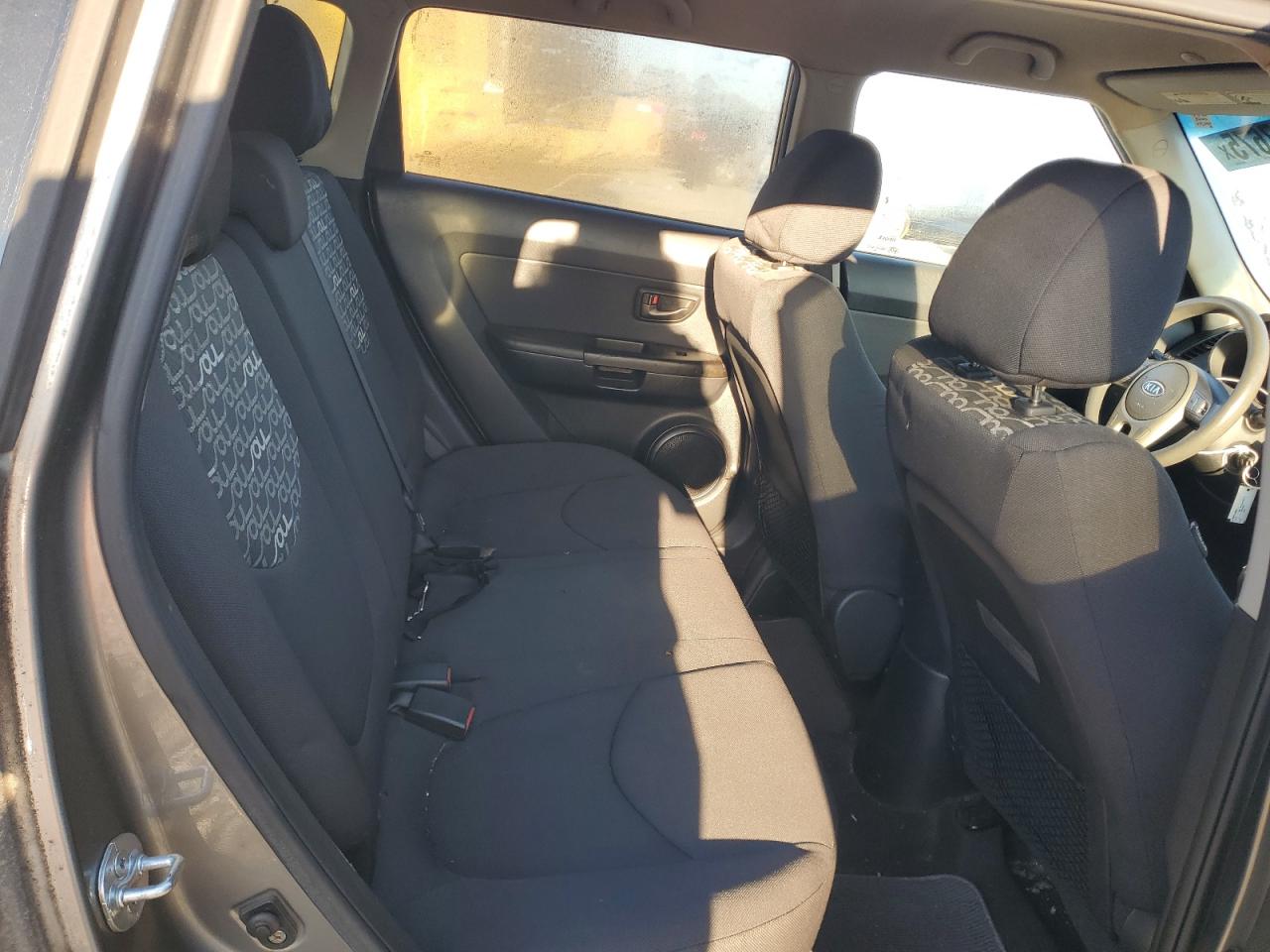 2011 Kia Soul + VIN: KNDJT2A21B7233807 Lot: 86217675