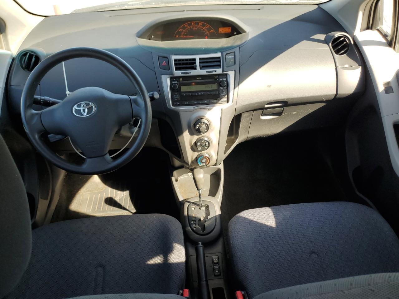 2009 Toyota Yaris VIN: JTDKT903495243325 Lot: 84933435