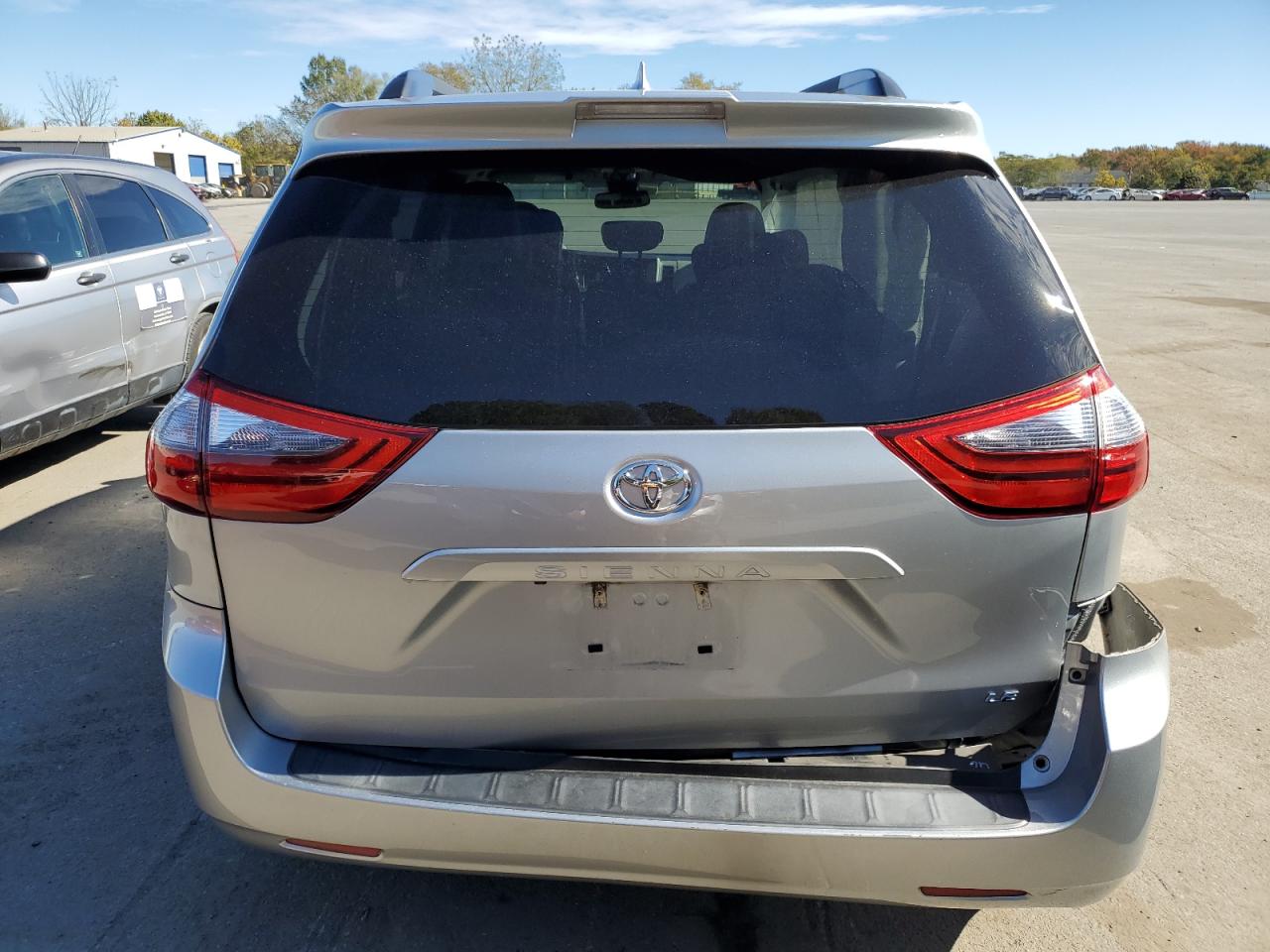 2020 Toyota Sienna Le VIN: 5TDKZ3DC3LS058352 Lot: 87072195