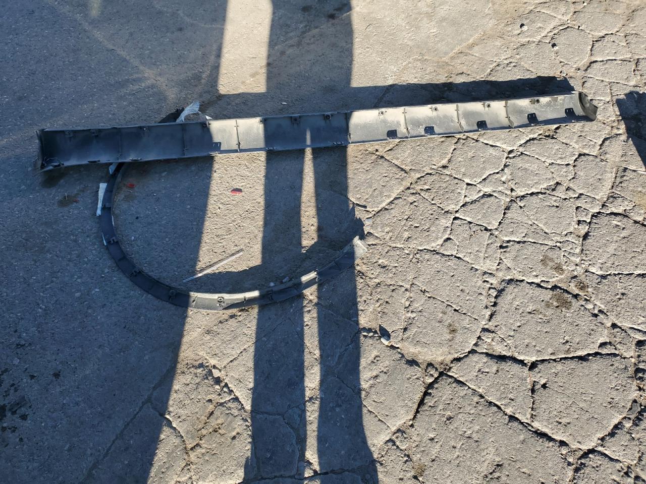 2023 Tesla Model Y VIN: 7SAYGDEE8PA128427 Lot: 84264955