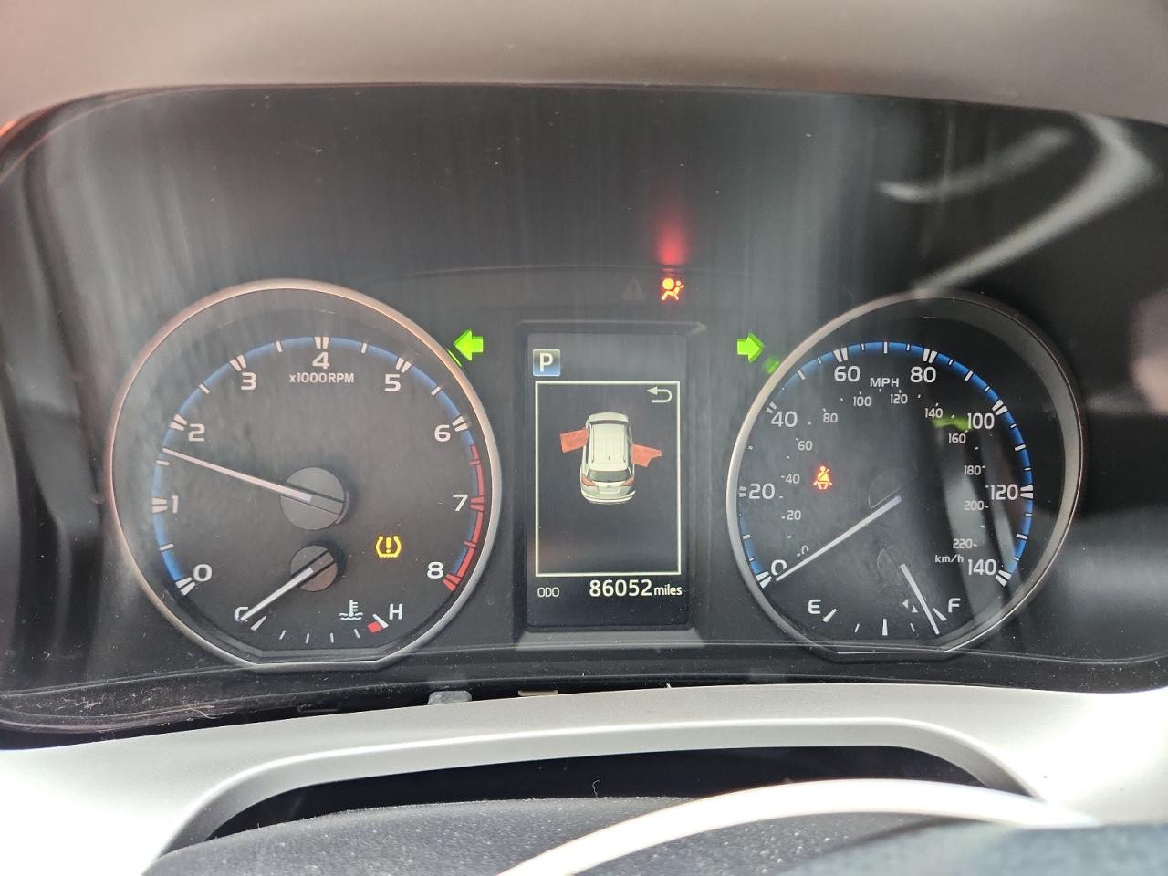 2018 Toyota Rav4 Le VIN: JTMZFREV8JJ209755 Lot: 82346475