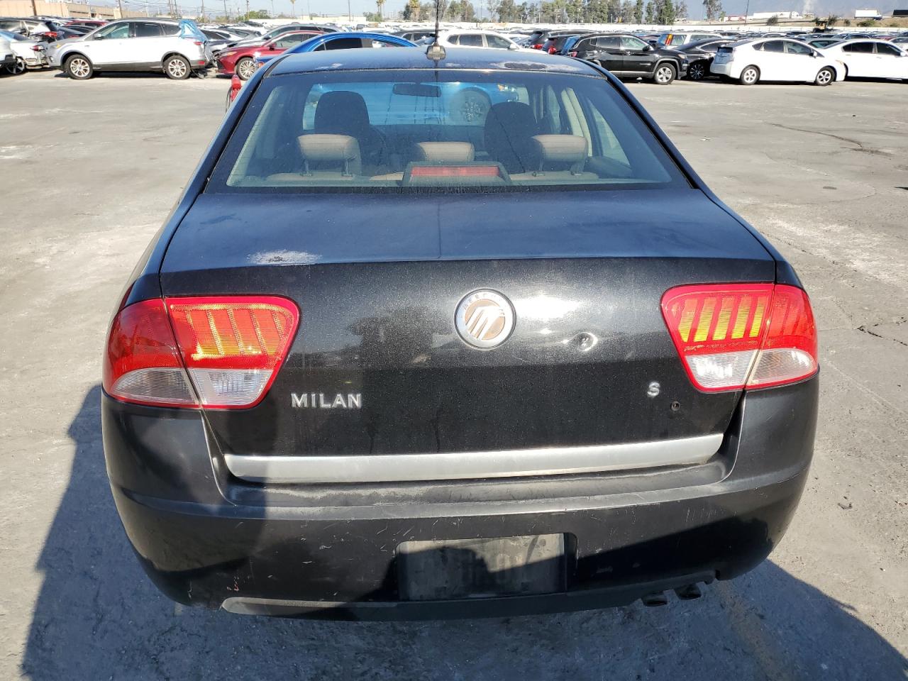 2010 Mercury Milan VIN: 3MEHM0HAXAR662575 Lot: 82715995