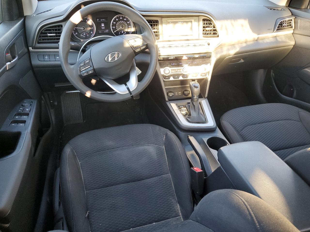 2020 Hyundai Elantra Se VIN: 5NPD74LF0LH556854 Lot: 85480145