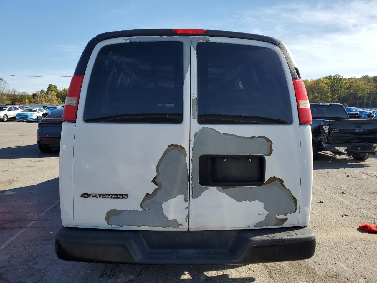 2008 Chevrolet Express G1500 VIN: 1GCFG15X981184815 Lot: 89860405