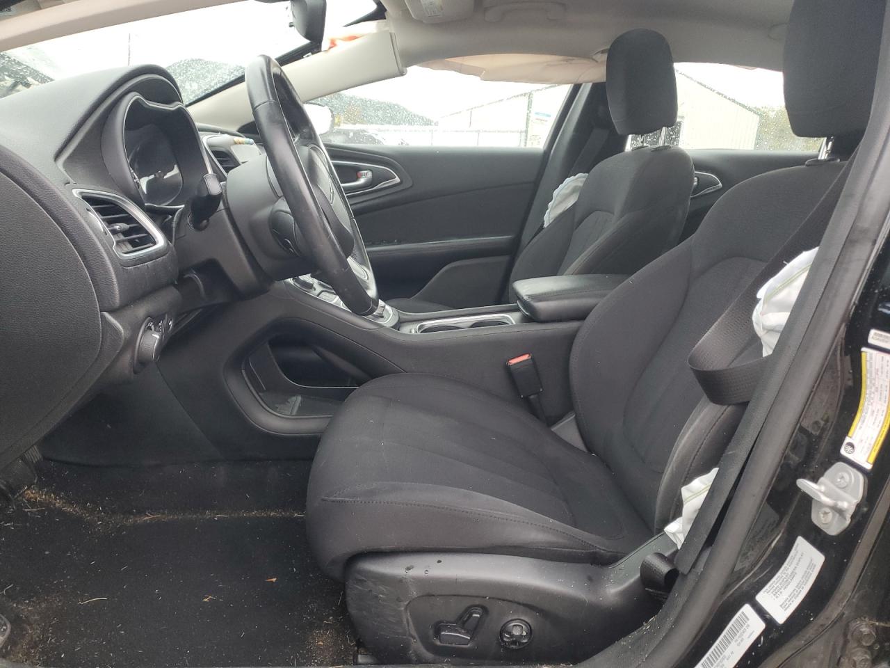 2015 Chrysler 200 Limited VIN: 1C3CCCAB2FN533635 Lot: 90597775