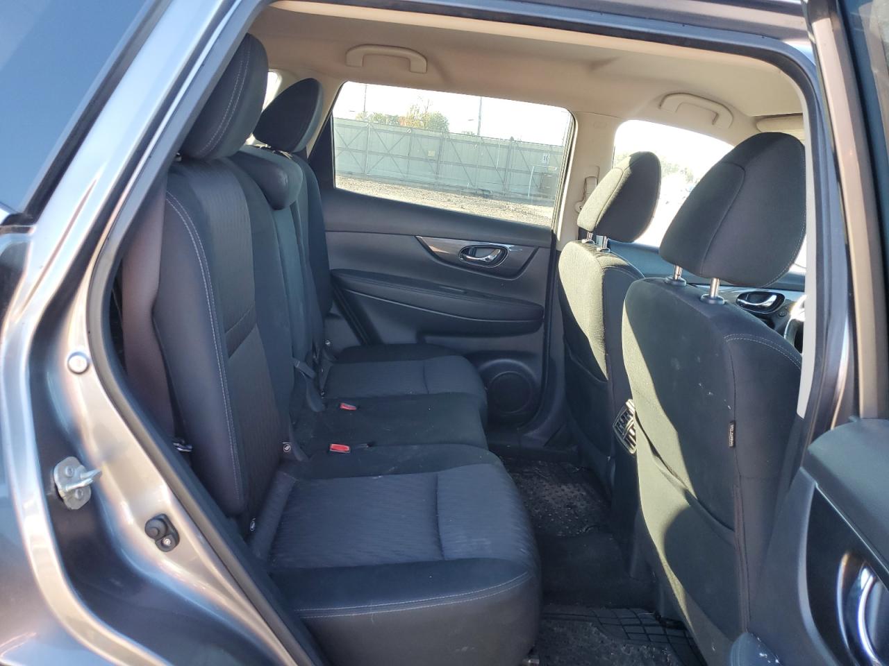 2017 Nissan Rogue S VIN: KNMAT2MV2HP606657 Lot: 85712665