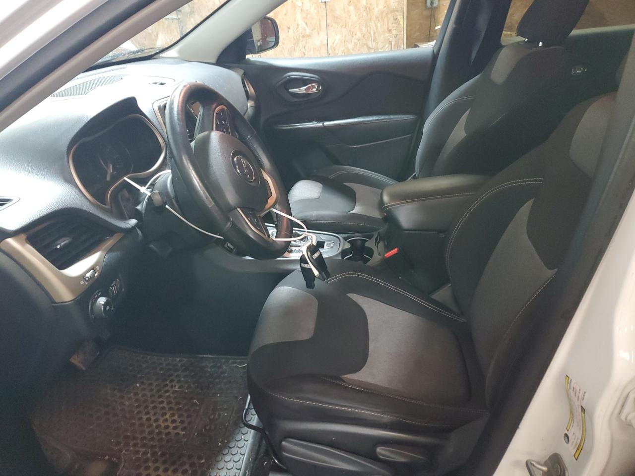 2014 Jeep Cherokee Latitude VIN: 1C4PJMCB1EW216749 Lot: 87217855