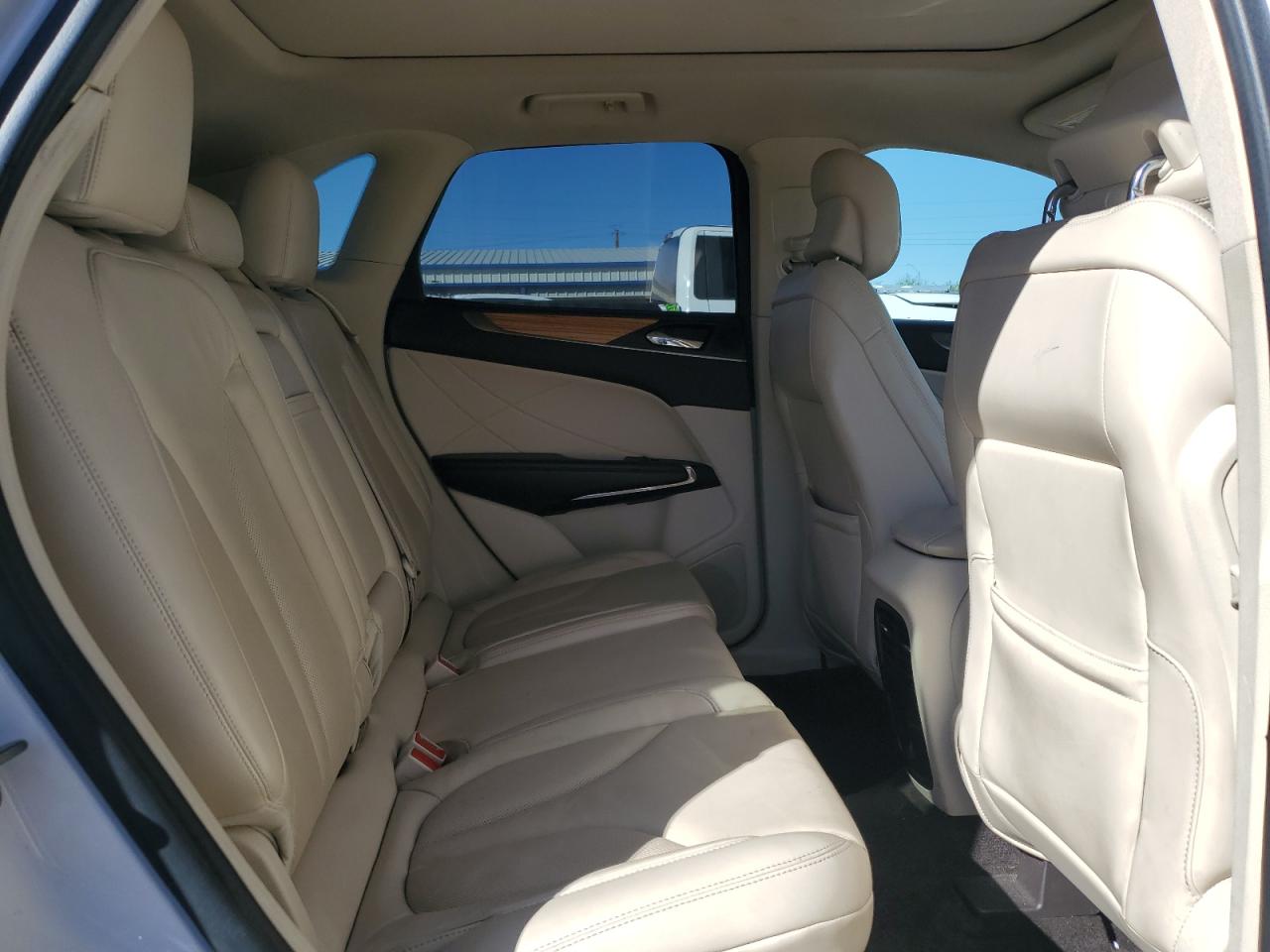 2016 Lincoln Mkc Select VIN: 5LMCJ2C95GUJ18931 Lot: 90735905