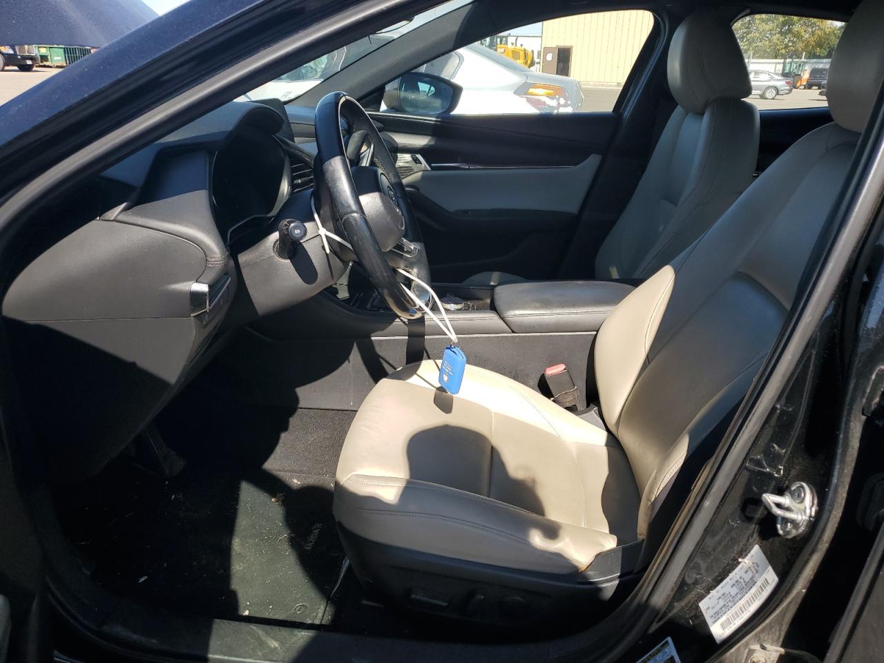 2019 Mazda 3 Preferred VIN: JM1BPBMM2K1124412 Lot: 82469025