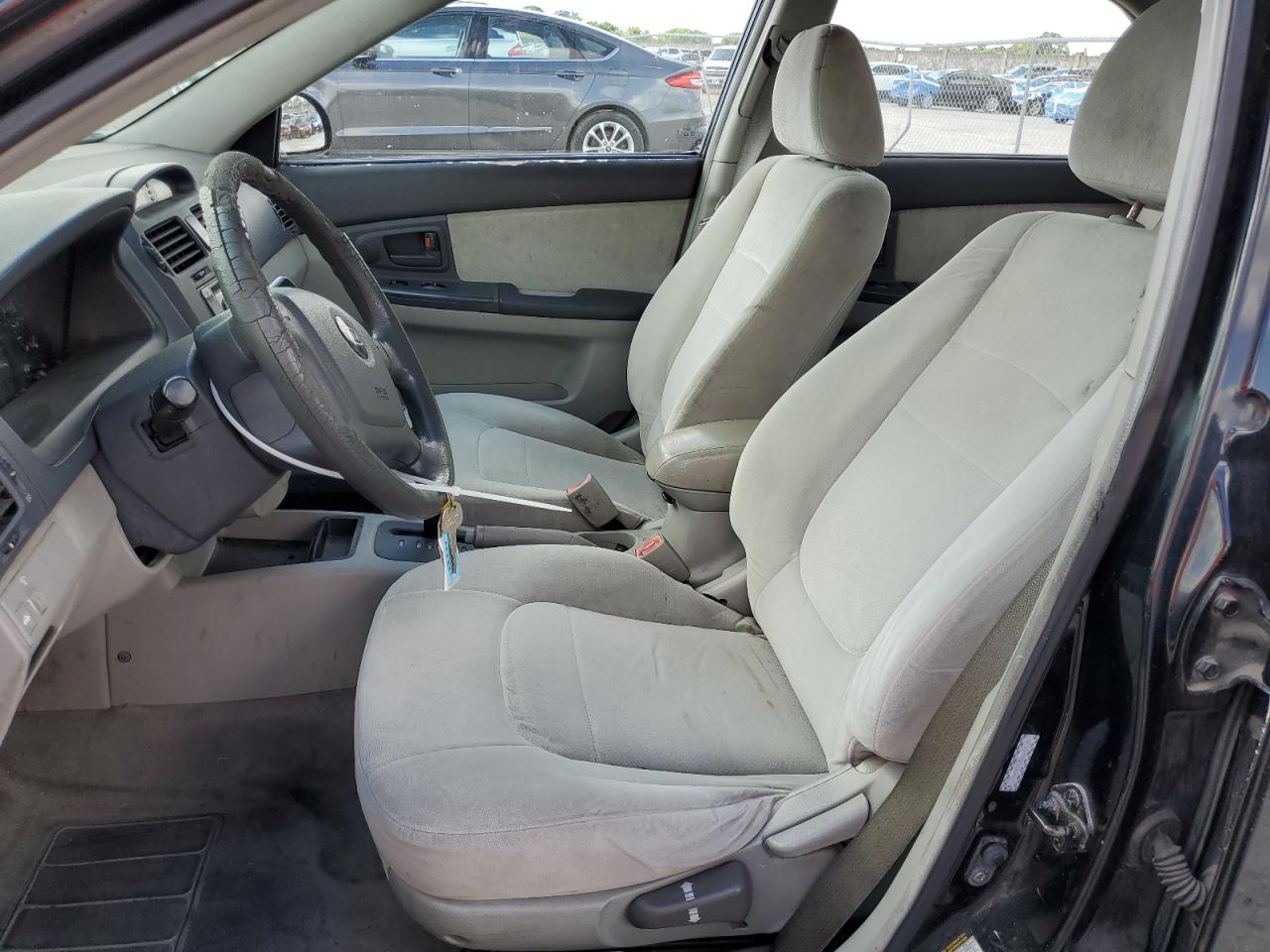 2005 Kia Spectra Lx VIN: KNAFE121655201786 Lot: 84804145