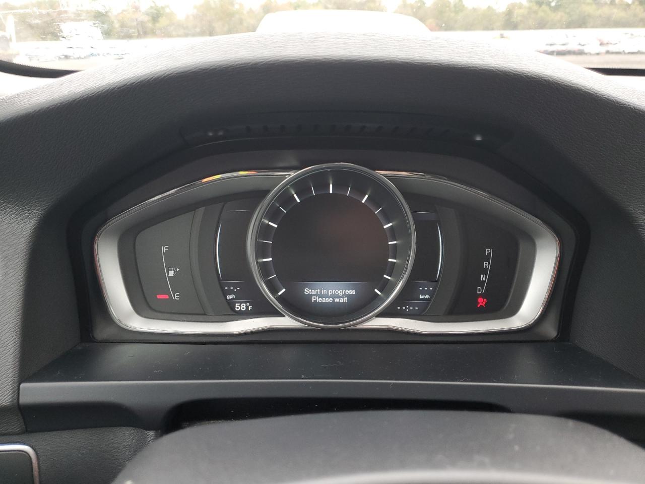 2016 Volvo V60 Cross Country Premier VIN: YV4612HK9G1010939 Lot: 86526815