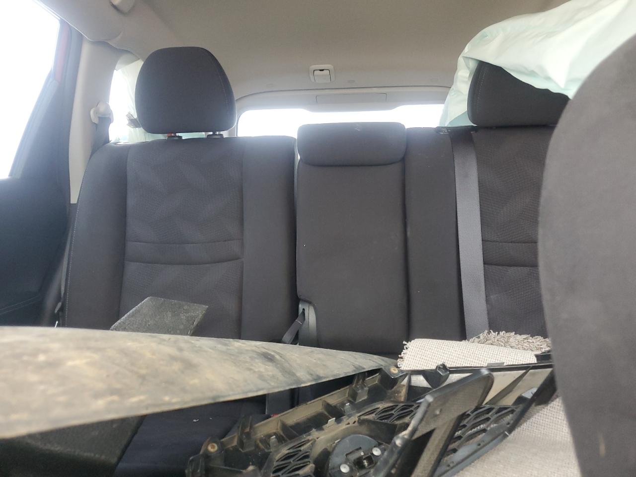 2015 Nissan Rogue S VIN: KNMAT2MT0FP562282 Lot: 85160315