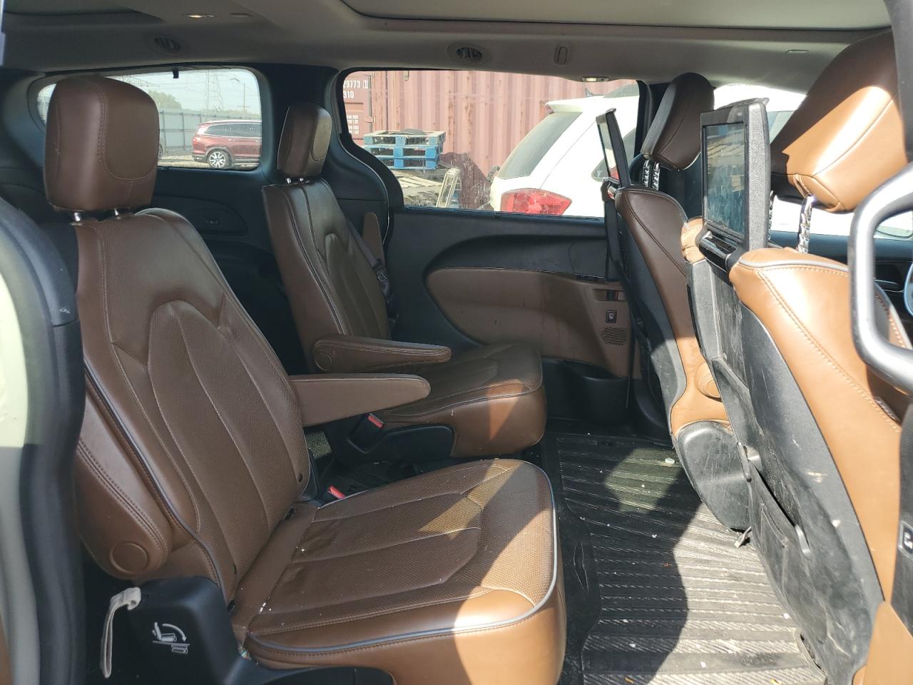 2017 Chrysler Pacifica Limited VIN: 2C4RC1GG1HR648004 Lot: 72050925