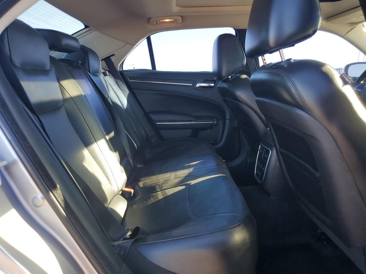 2016 Chrysler 300C VIN: 2C3CCAEG8GH216589 Lot: 81946705