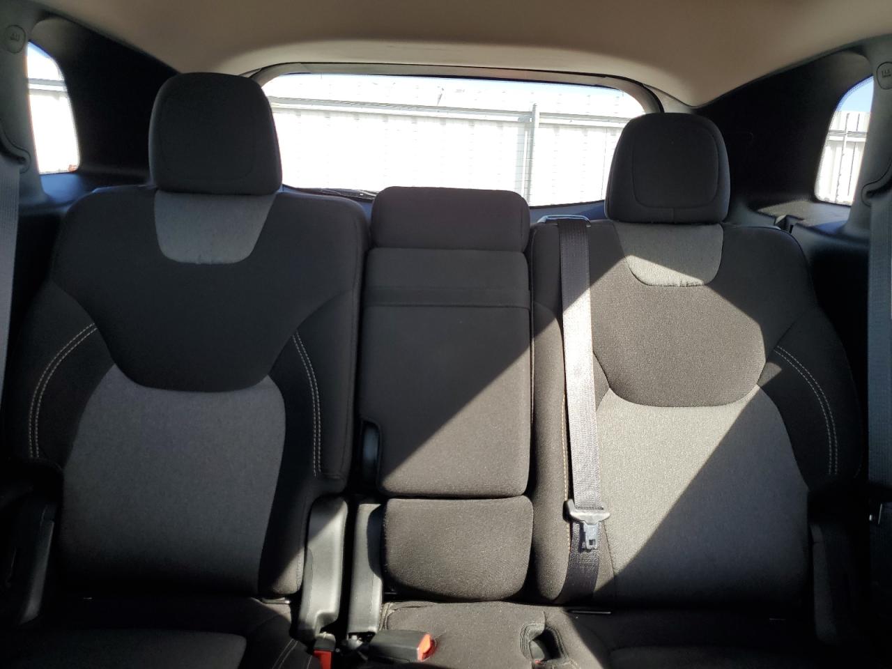 2016 Jeep Cherokee Sport VIN: 1C4PJMAS9GW327829 Lot: 82773925