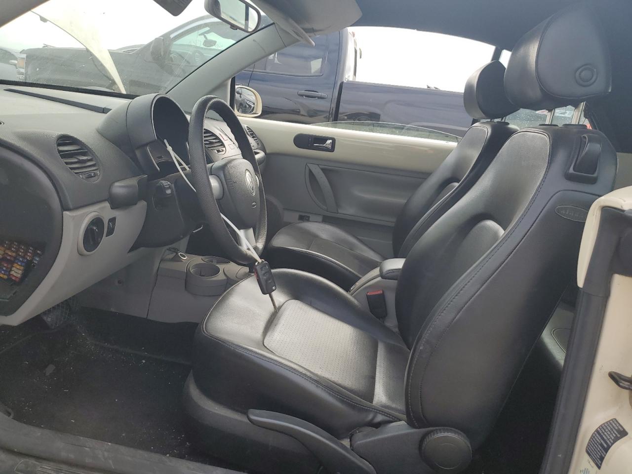 2004 Volkswagen New Beetle Gl VIN: 3VWBM31Y84M345747 Lot: 90400155