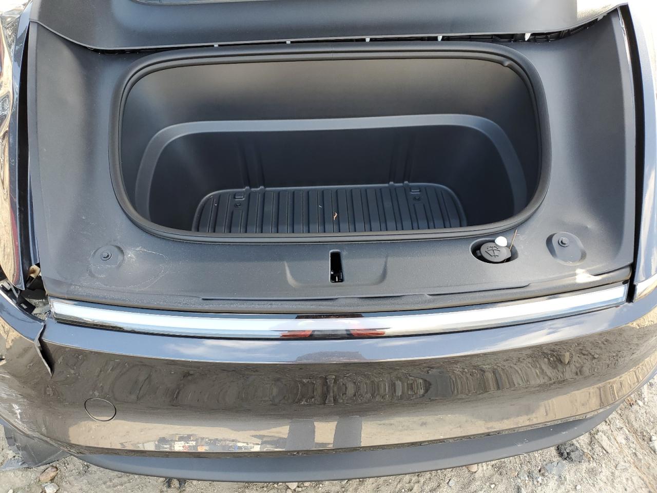 2026 Tesla Model Y VIN: 7SAYGDED7TA433015 Lot: 84392835