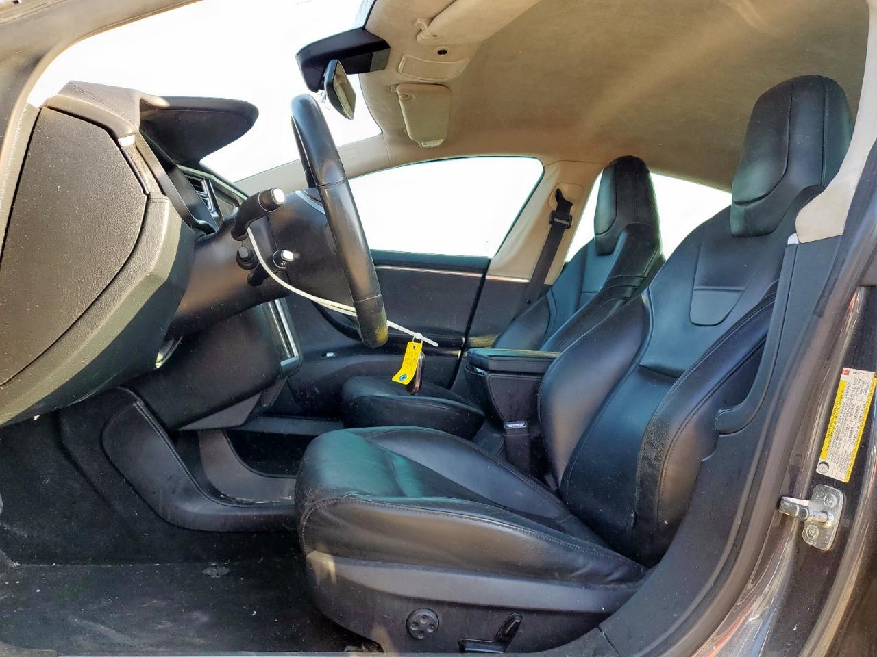 2015 Tesla Model S VIN: 5YJSA1E24FF114924 Lot: 85504955