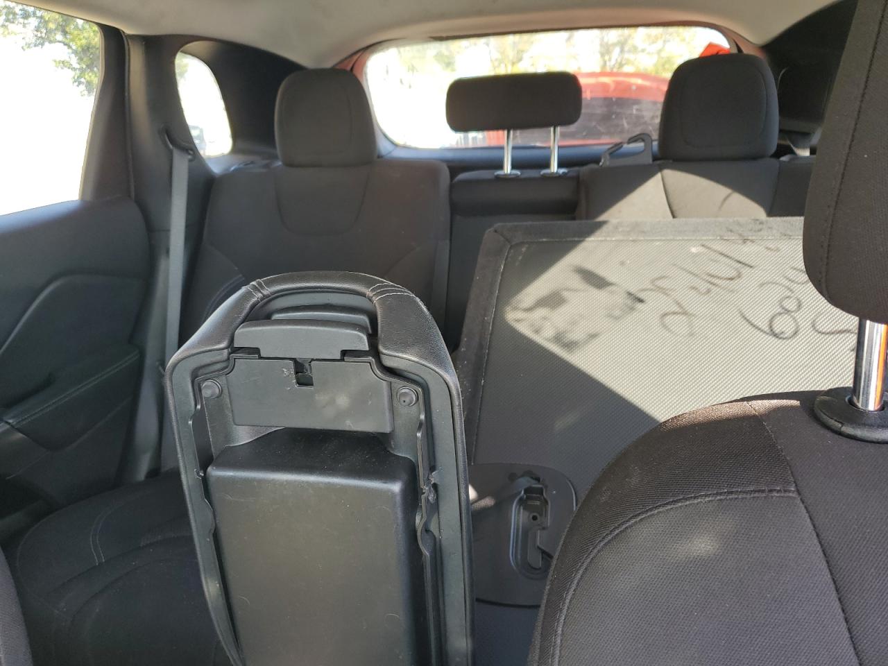 2019 Jeep Cherokee Latitude VIN: 1C4PJLCB0KD266303 Lot: 86070145