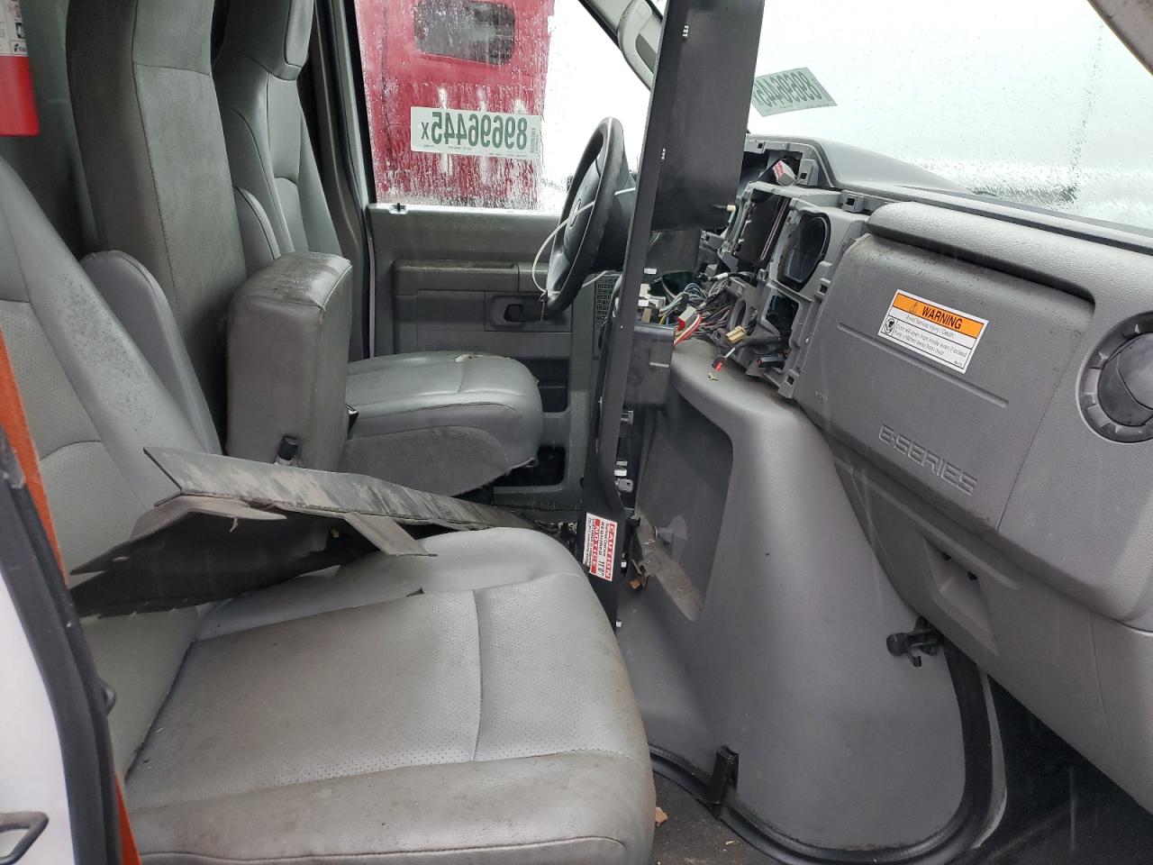 2013 Ford Econoline E350 Super Duty Box Truck VIN: 1FDWE3FL2DDB20696 Lot: 89696445