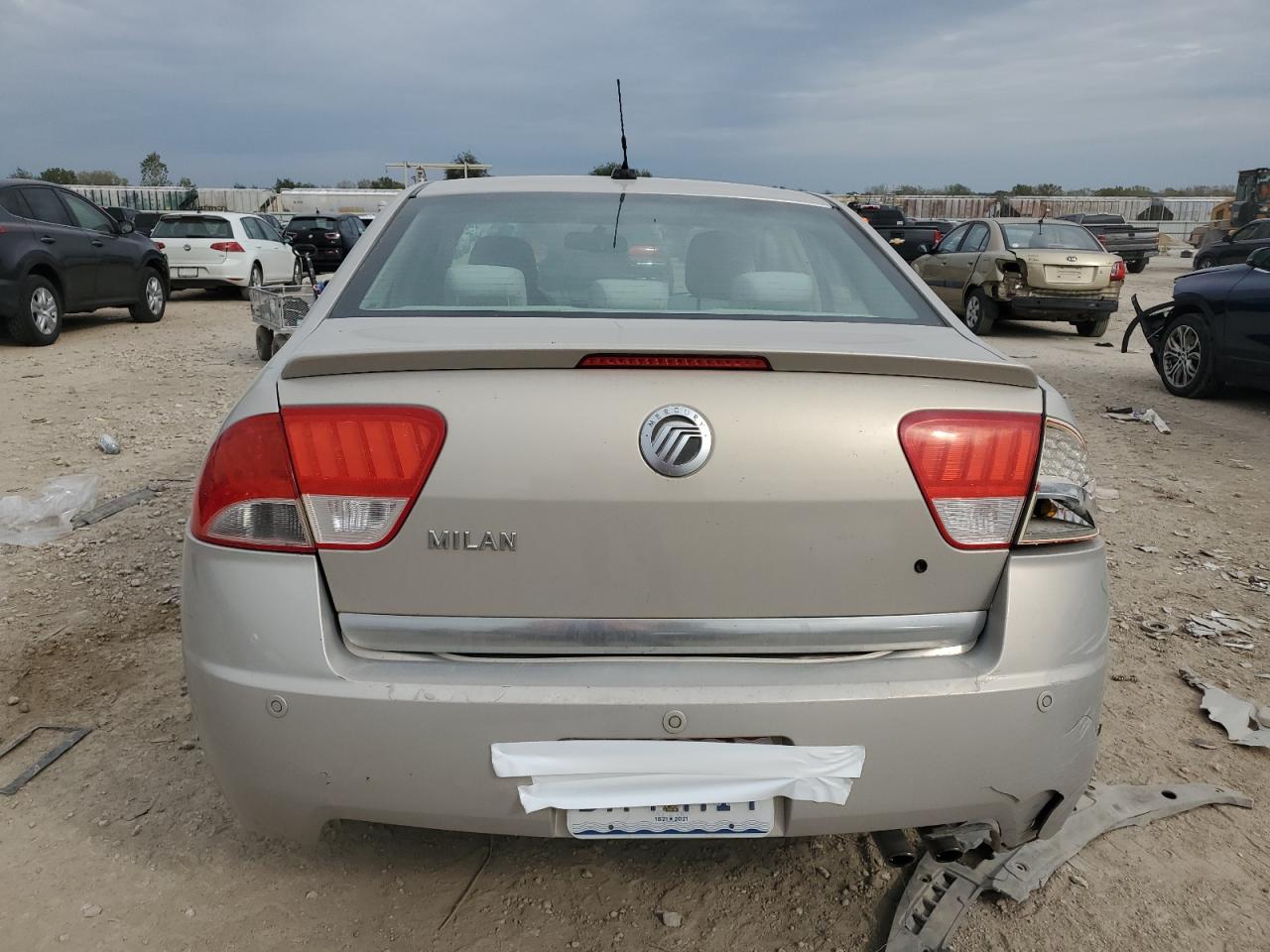 2010 Mercury Milan VIN: 3MEHM0HA9AR637442 Lot: 86475185