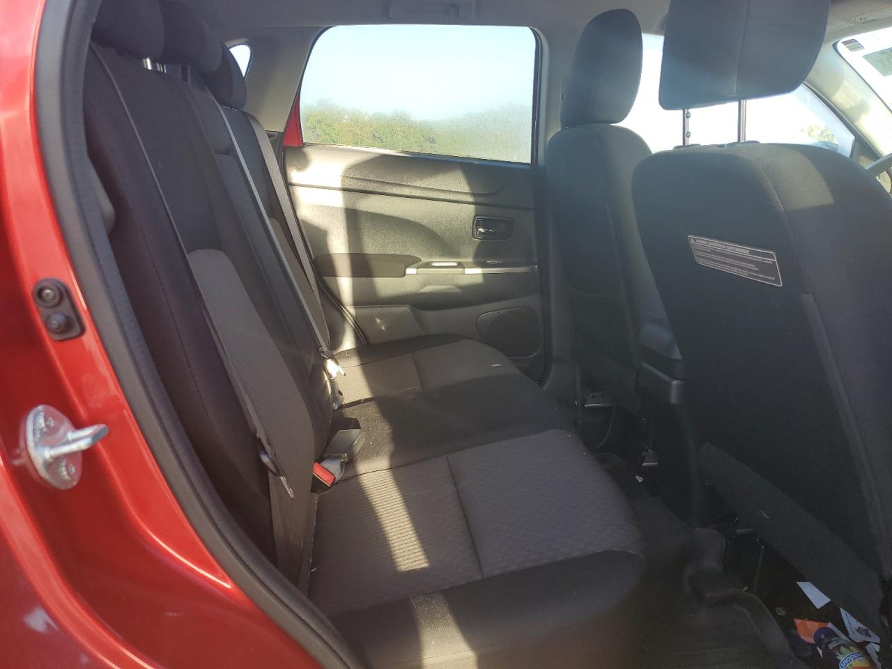 2018 Mitsubishi Outlander Sport Es VIN: JA4AR3AU0JU021044 Lot: 82008575