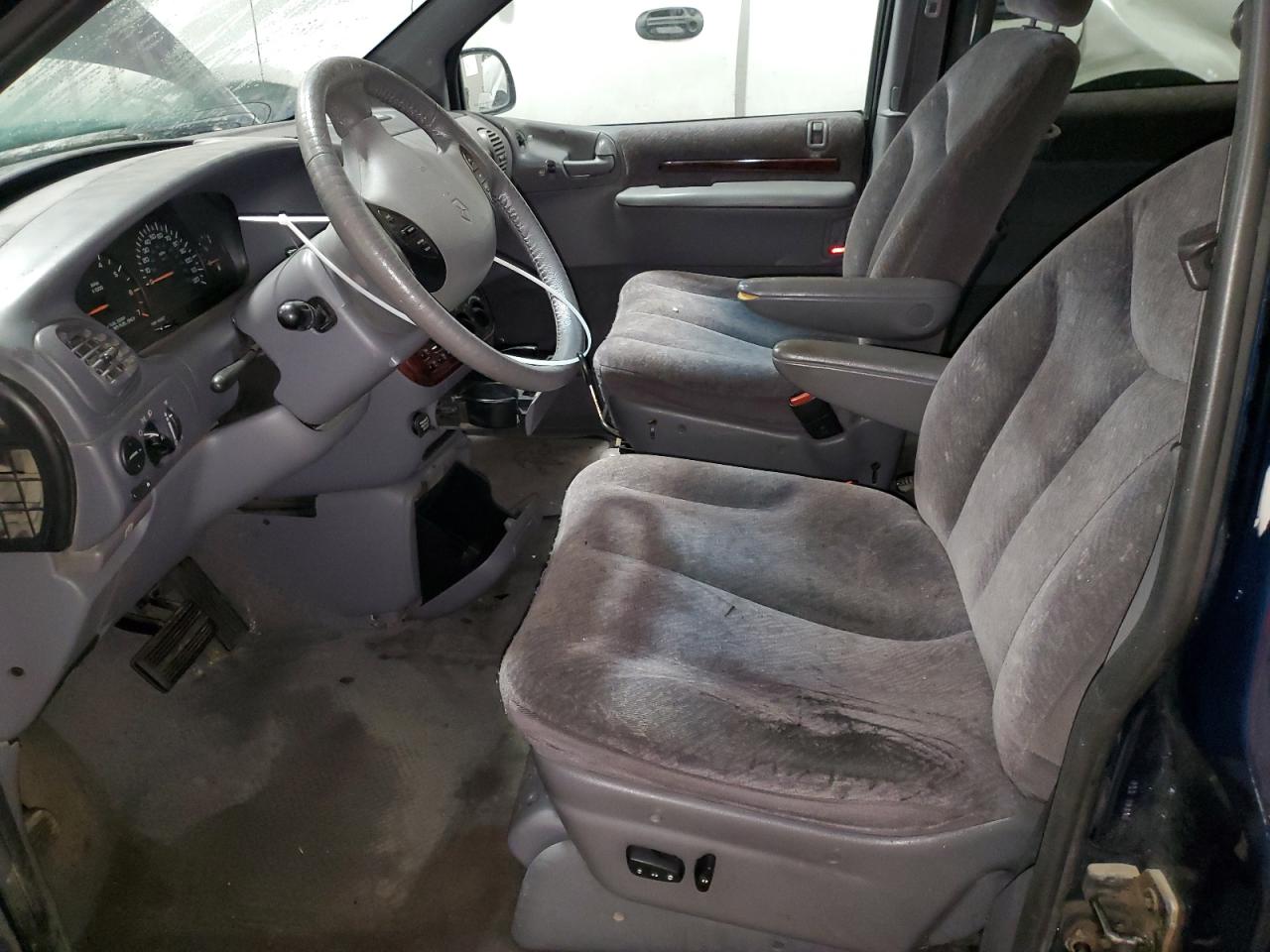 2000 Chrysler Town & Country Lxi VIN: 1C4GT54L5YB694921 Lot: 86322415