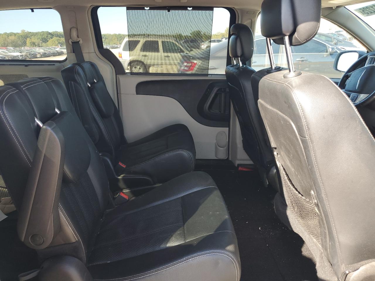 2016 Chrysler Town & Country Touring L VIN: 2C4RC1CG2GR188226 Lot: 85741225