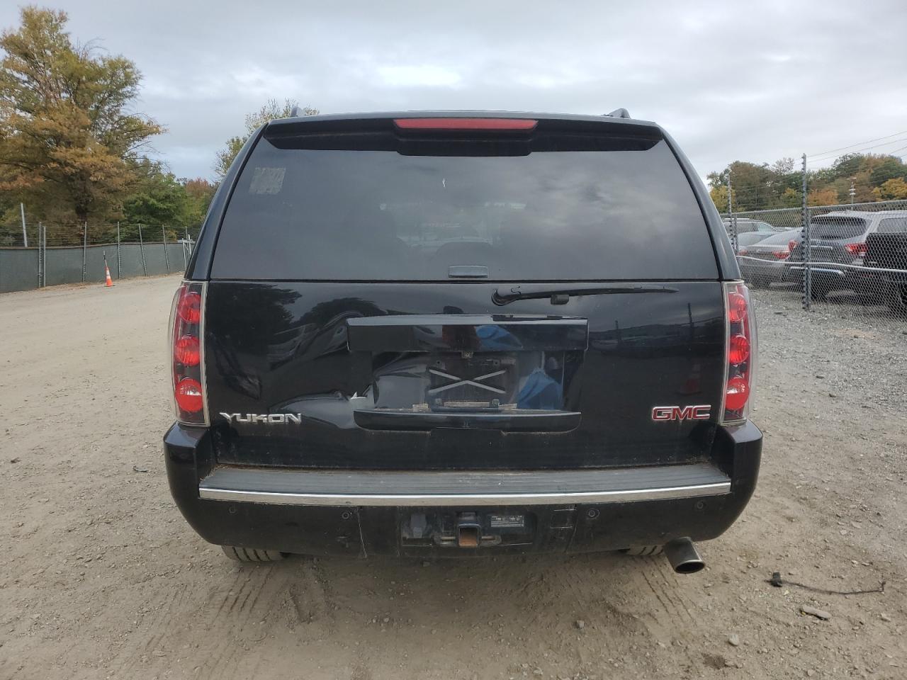 2014 GMC Yukon Denali VIN: 1GKS2EEF7ER110757 Lot: 82423525