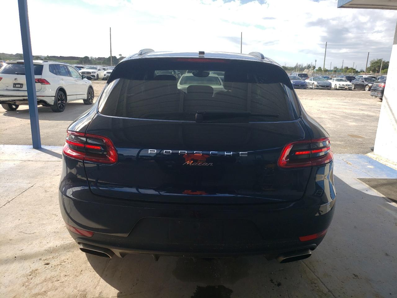 2018 Porsche Macan VIN: WP1AA2A57JLB23056 Lot: 90435175