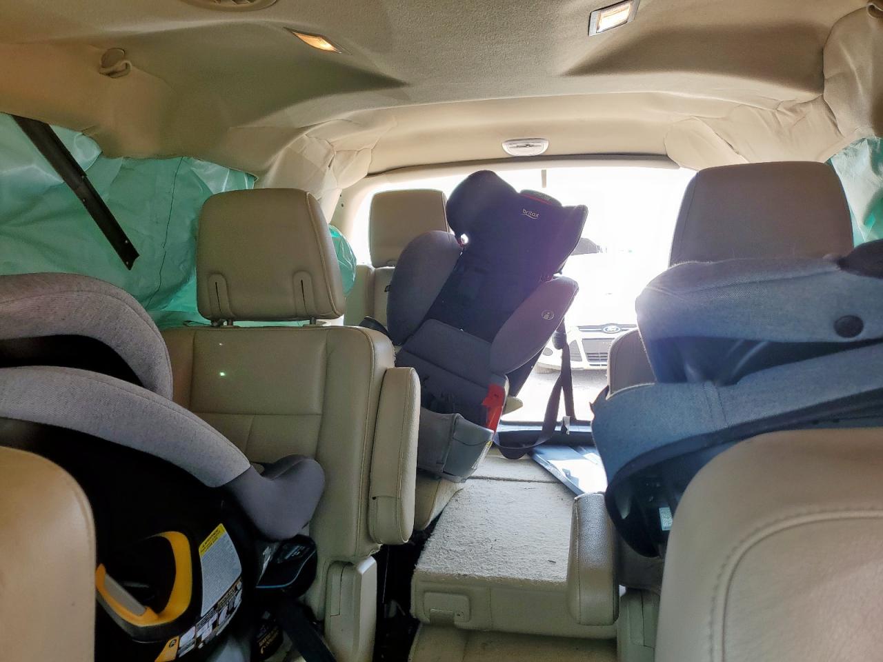 2016 Ford Other VIN: 1FMJU1HTXGEF27579 Lot: 81922515