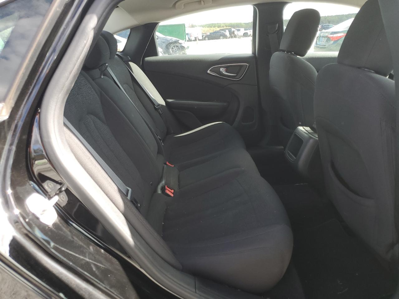 2015 Chrysler 200 Limited VIN: 1C3CCCAB2FN605384 Lot: 90590535