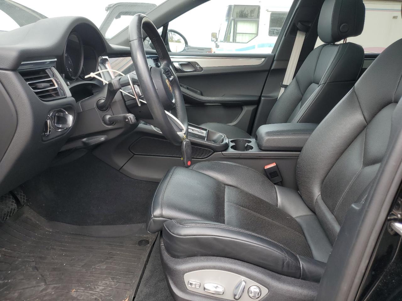 2024 Porsche Macan Base VIN: WP1AA2A52RLB09724 Lot: 87447115