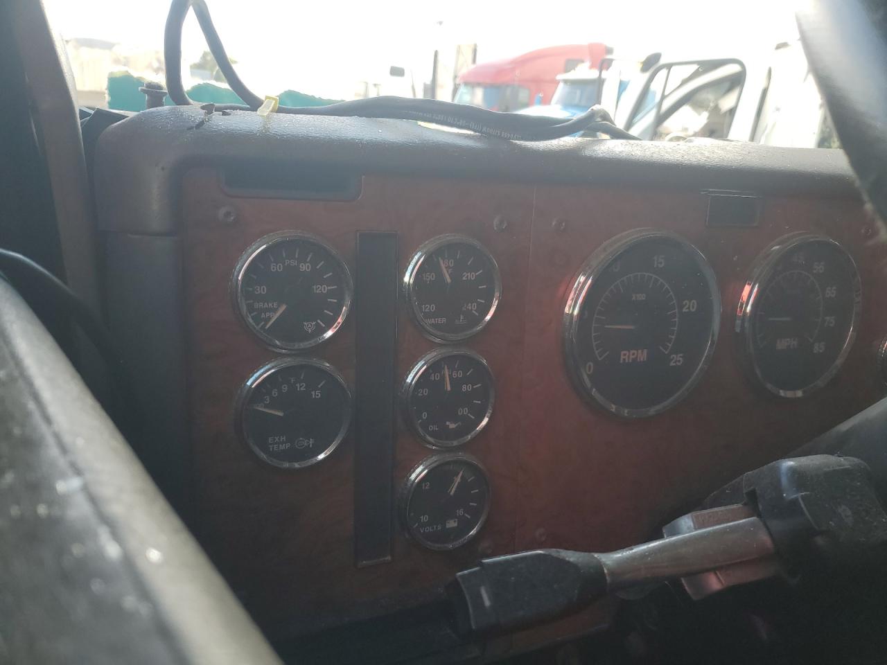 1996 International 9000 9400 VIN: 2HSFHAMR5TC063925 Lot: 85326105