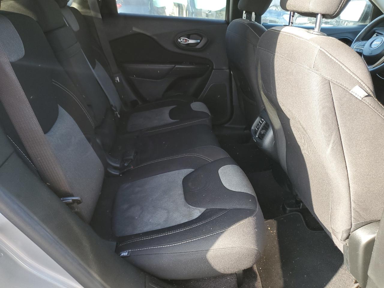 2016 Jeep Cherokee Sport VIN: 1C4PJLABXGW370926 Lot: 82290795