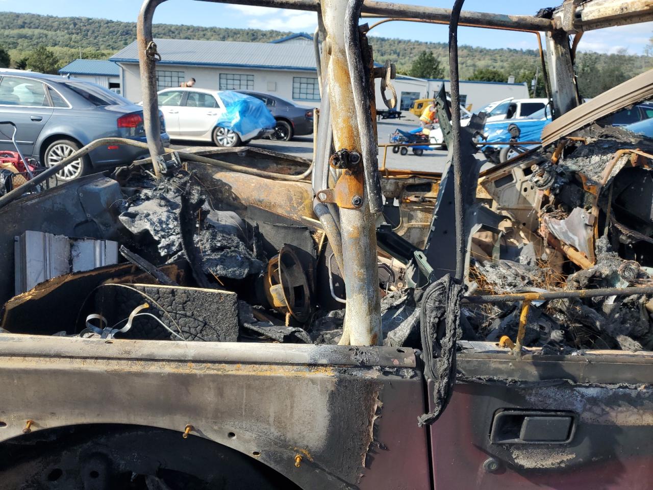 1997 Jeep Wrangler / Tj Se VIN: 1J4FY29P0VP431008 Lot: 86257365